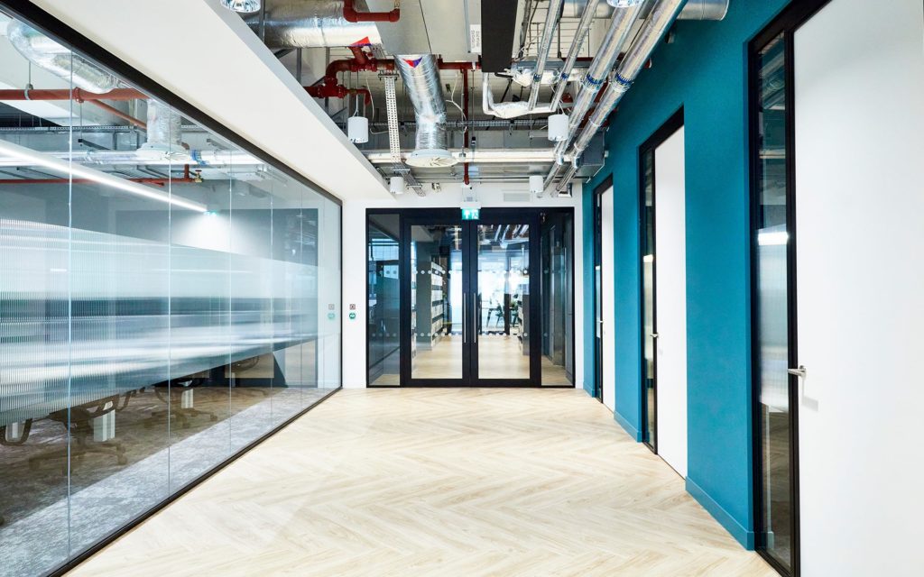 Frameless office glazing - Office partitioning - glass walls - acoustics - glass doors - Projects